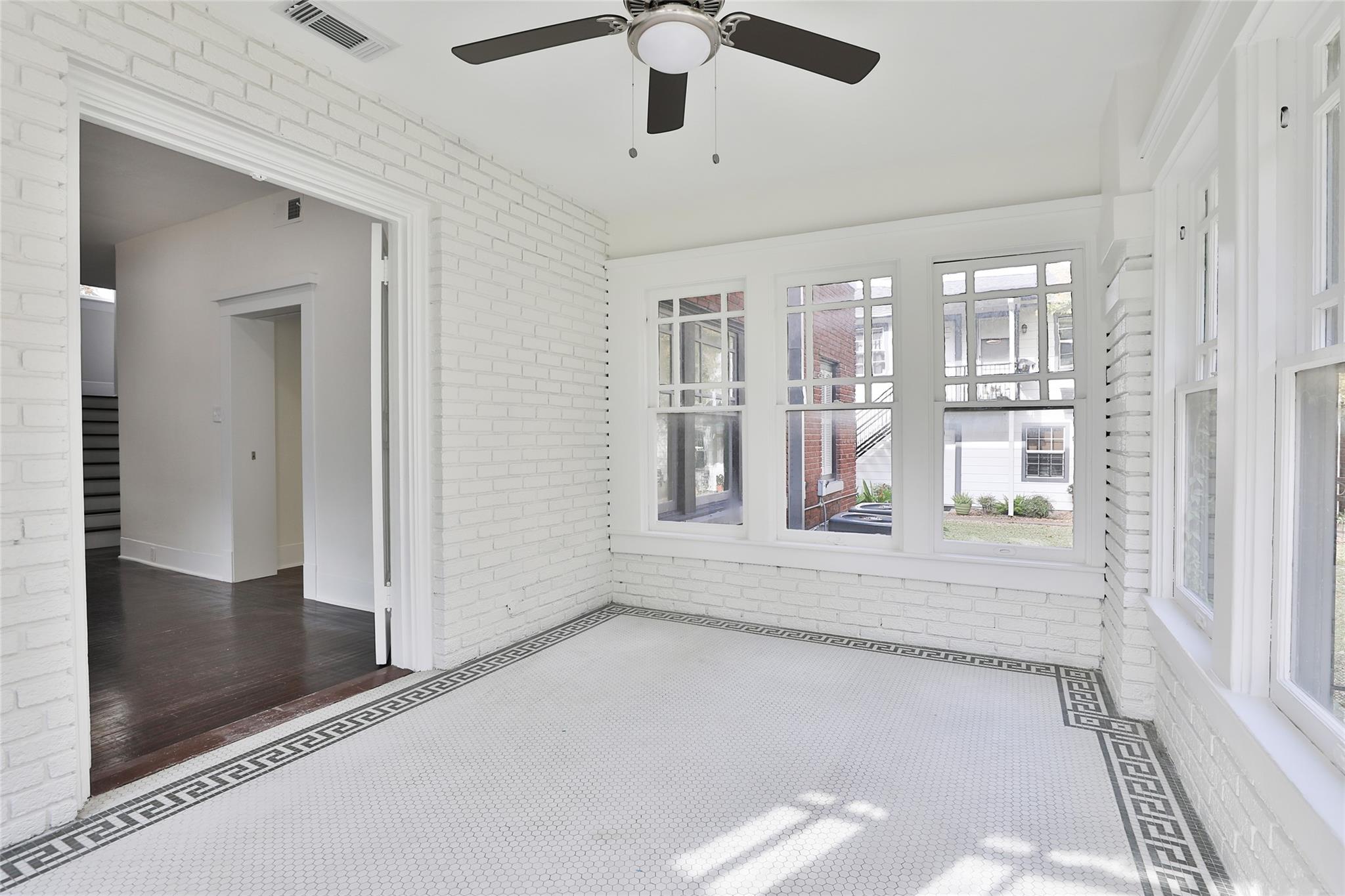 816 Hawthorne Street