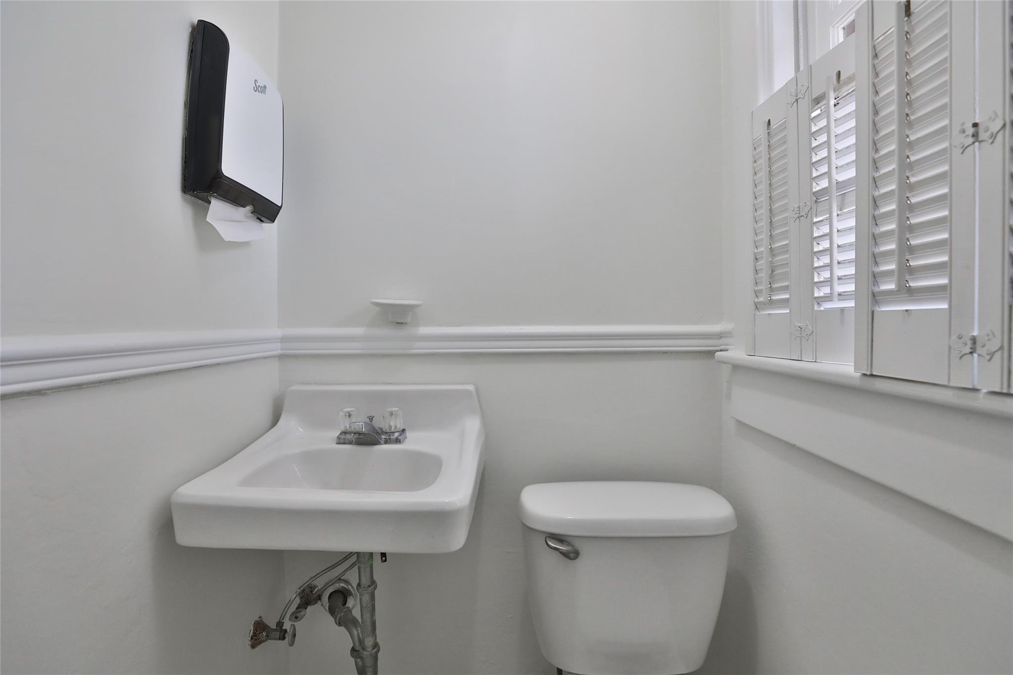 816 Hawthorne Street