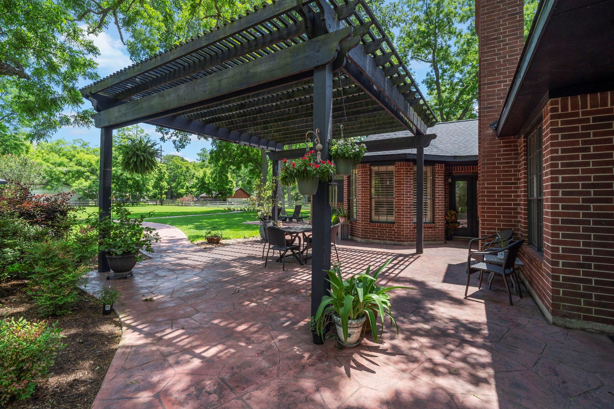 4002 Glenwood Drive
