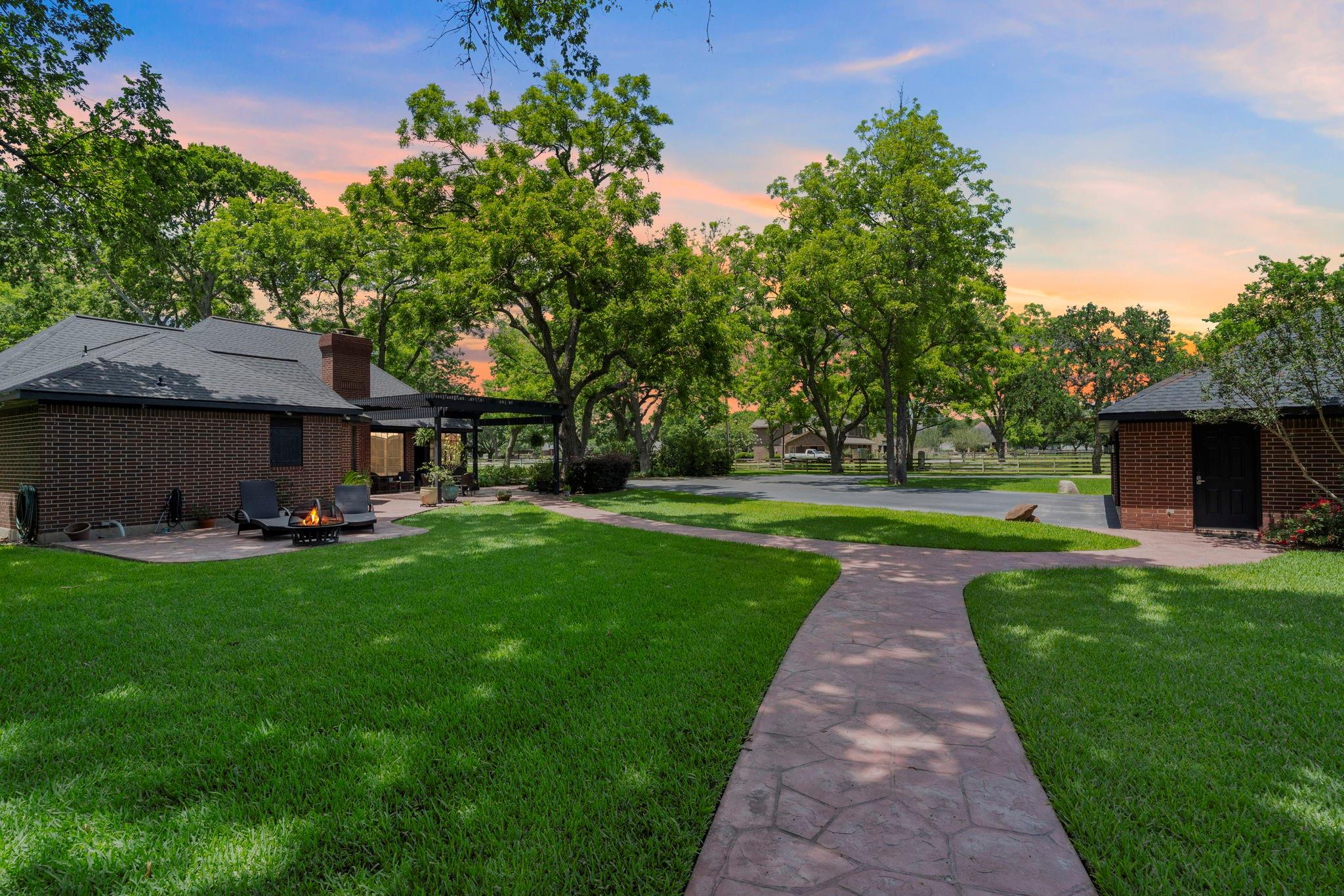 4002 Glenwood Drive
