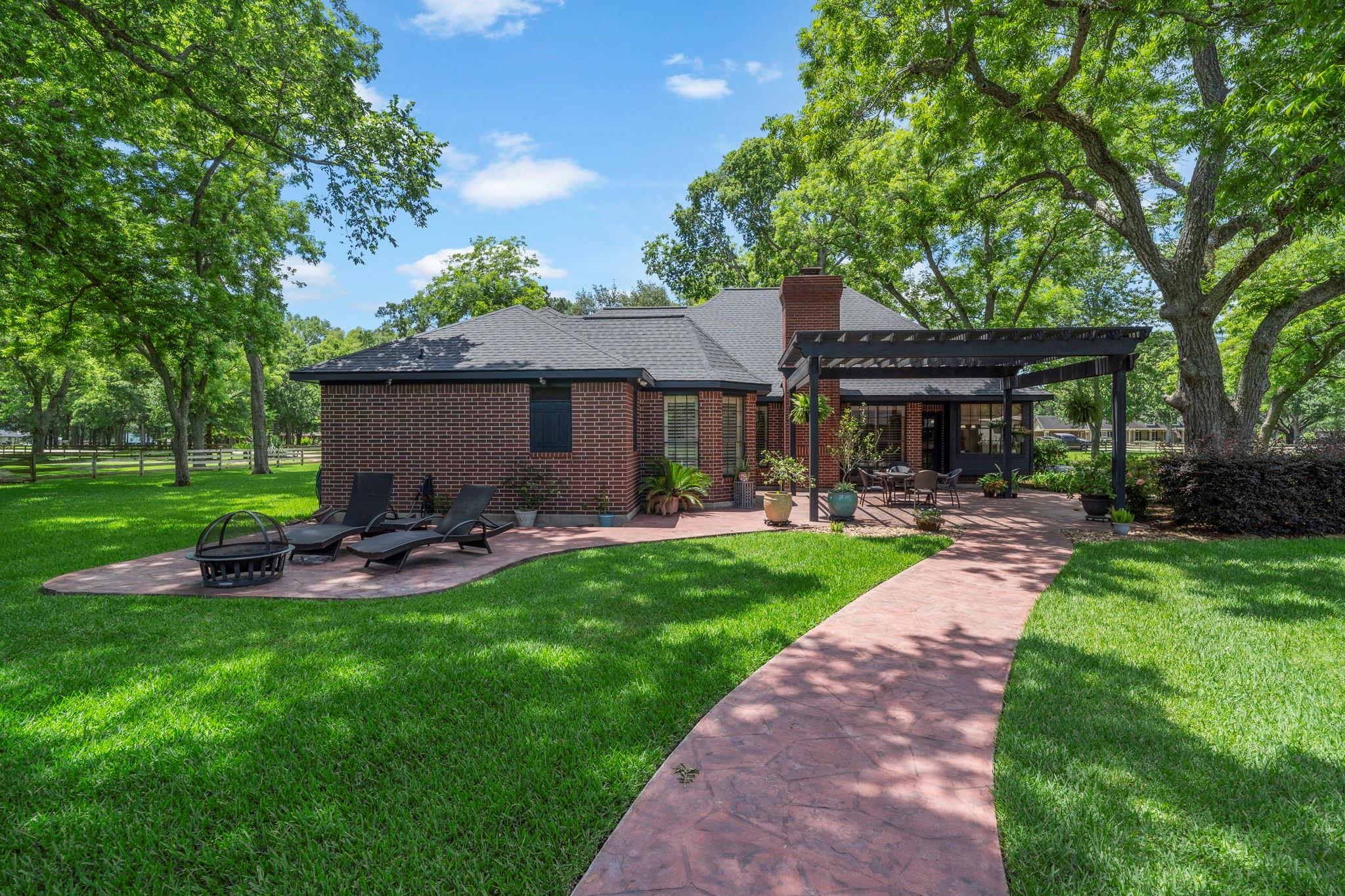 4002 Glenwood Drive