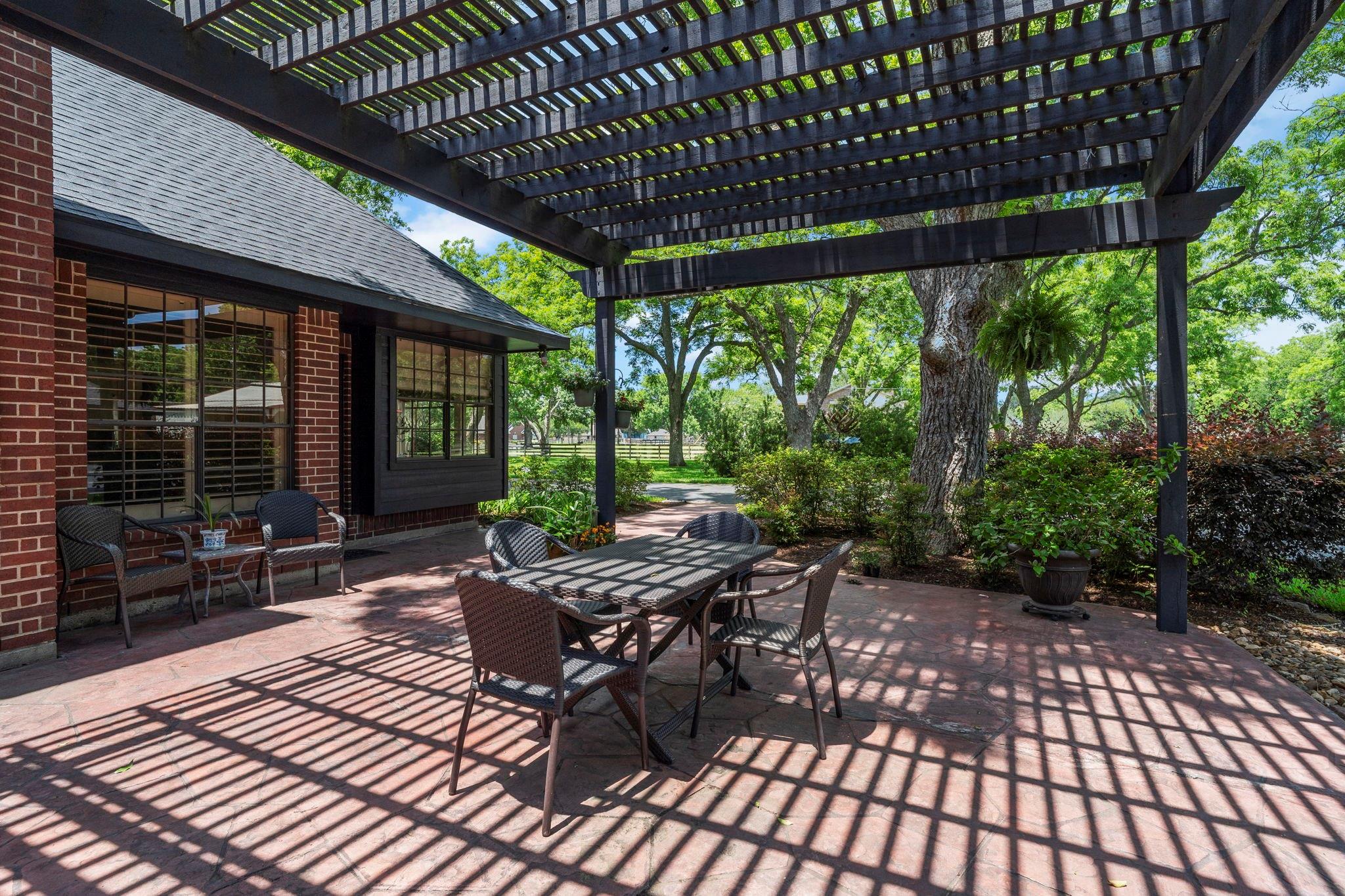 4002 Glenwood Drive