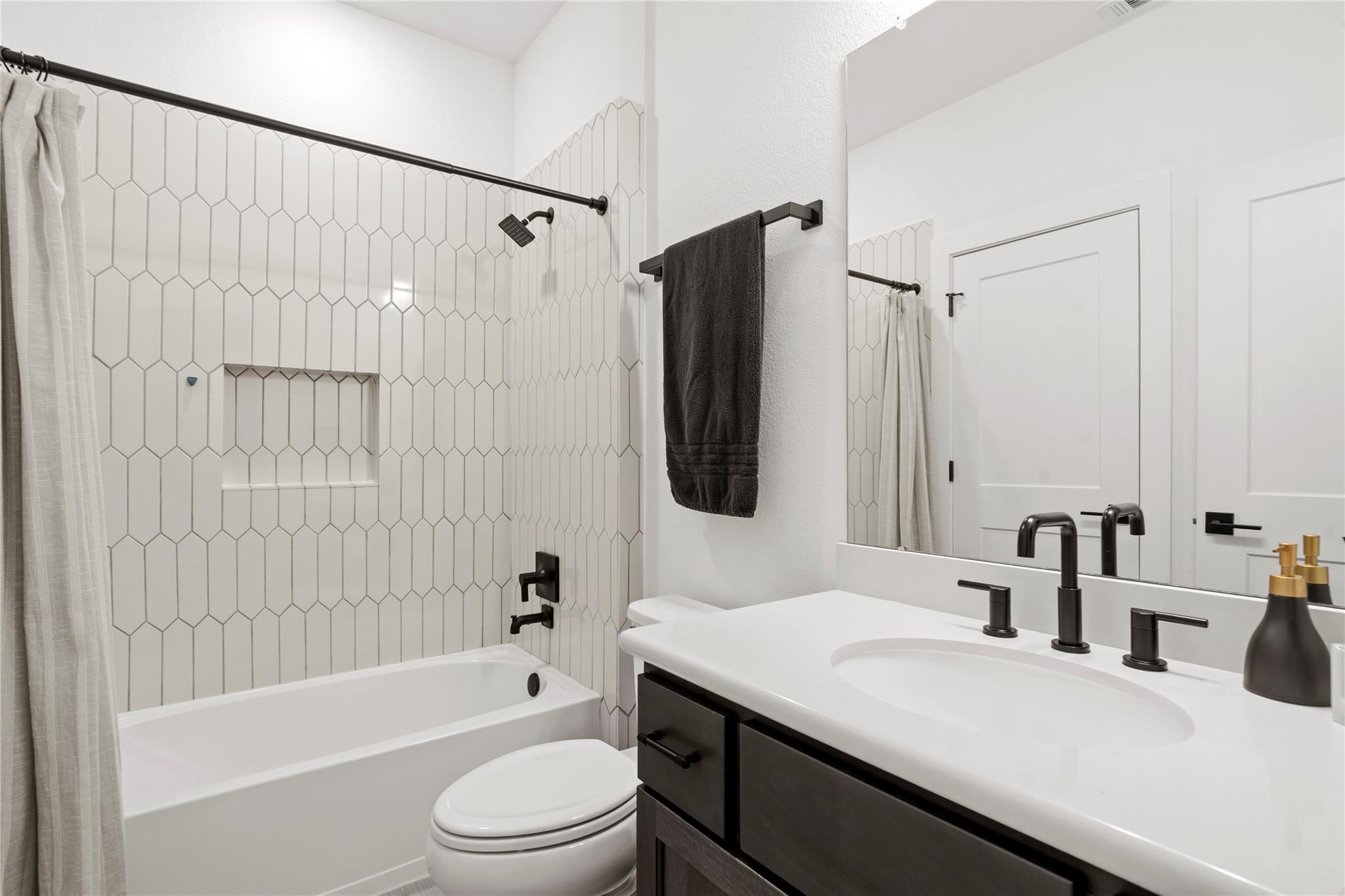 10414 Fountain Shore Drive