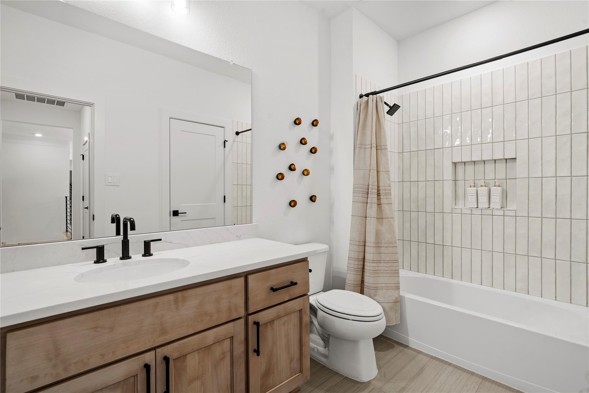 10414 Fountain Shore Drive