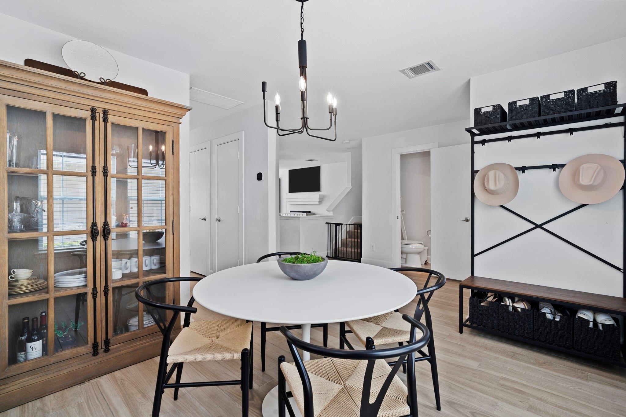 5831 Silver Oak