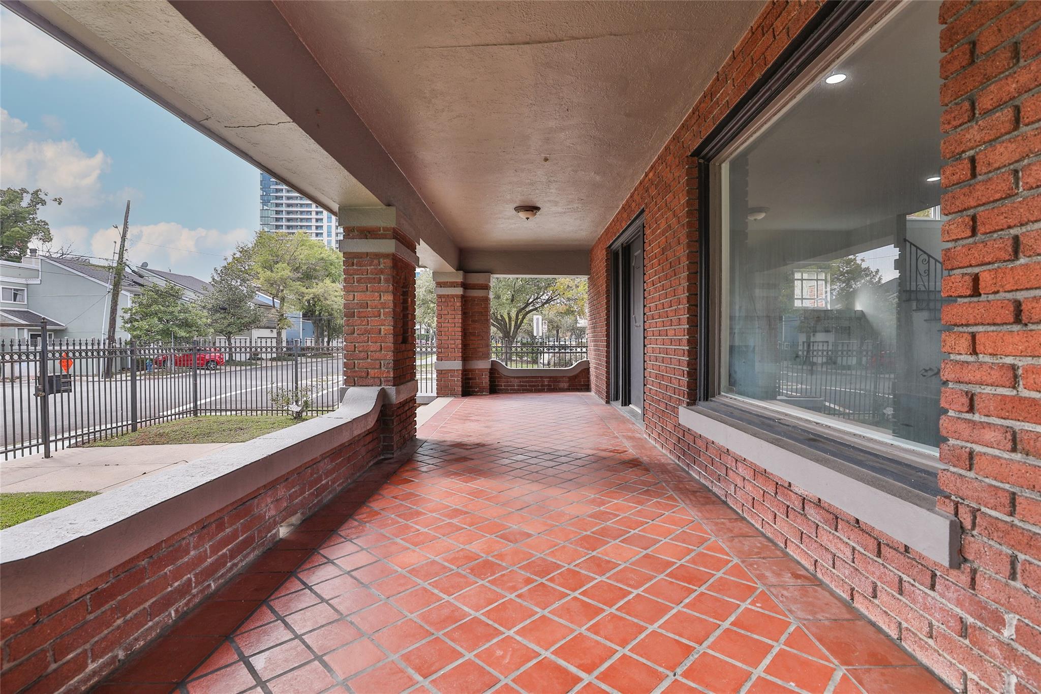 816 Hawthorne Street