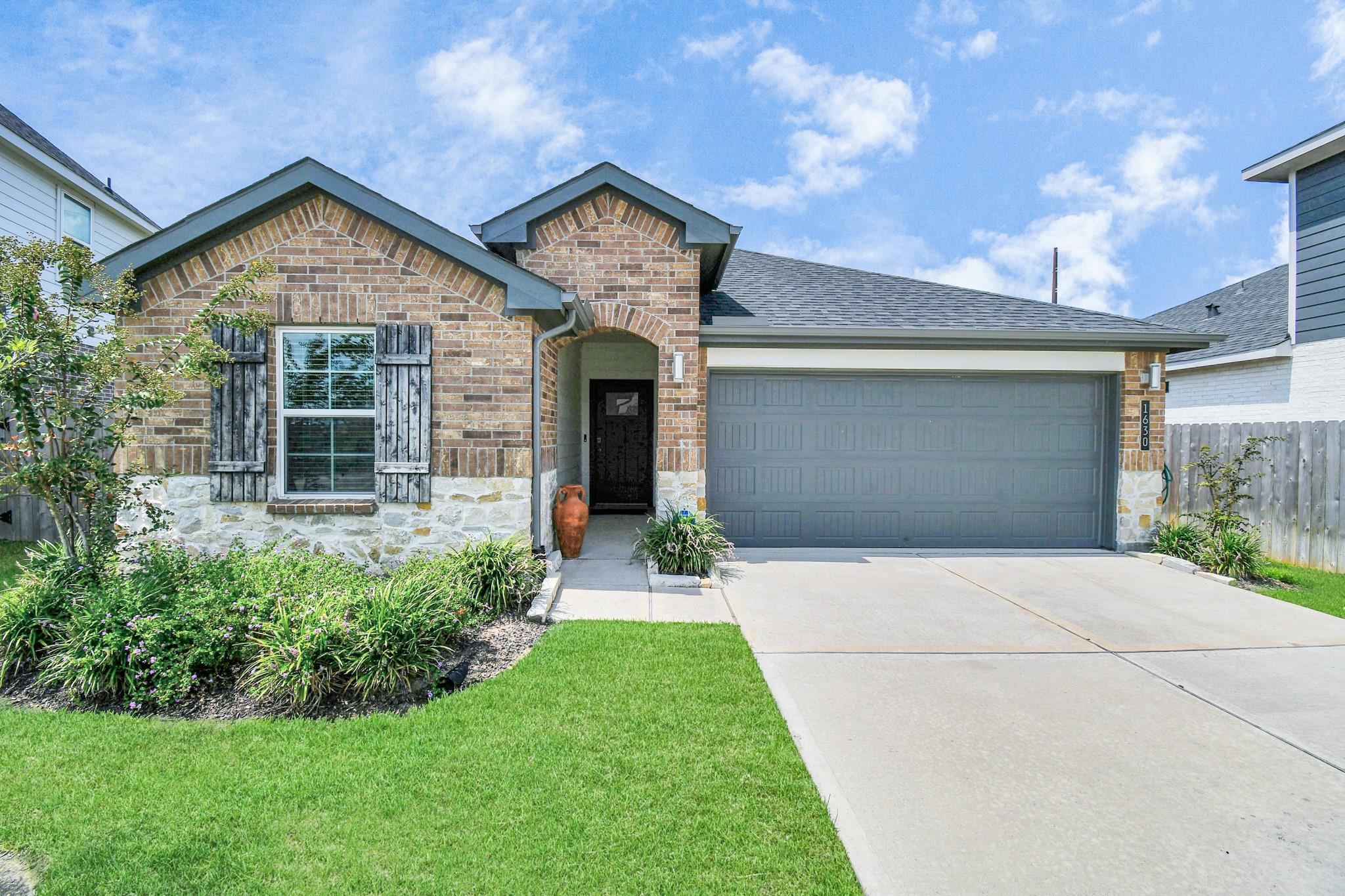 1630 Cedar Pointe Court