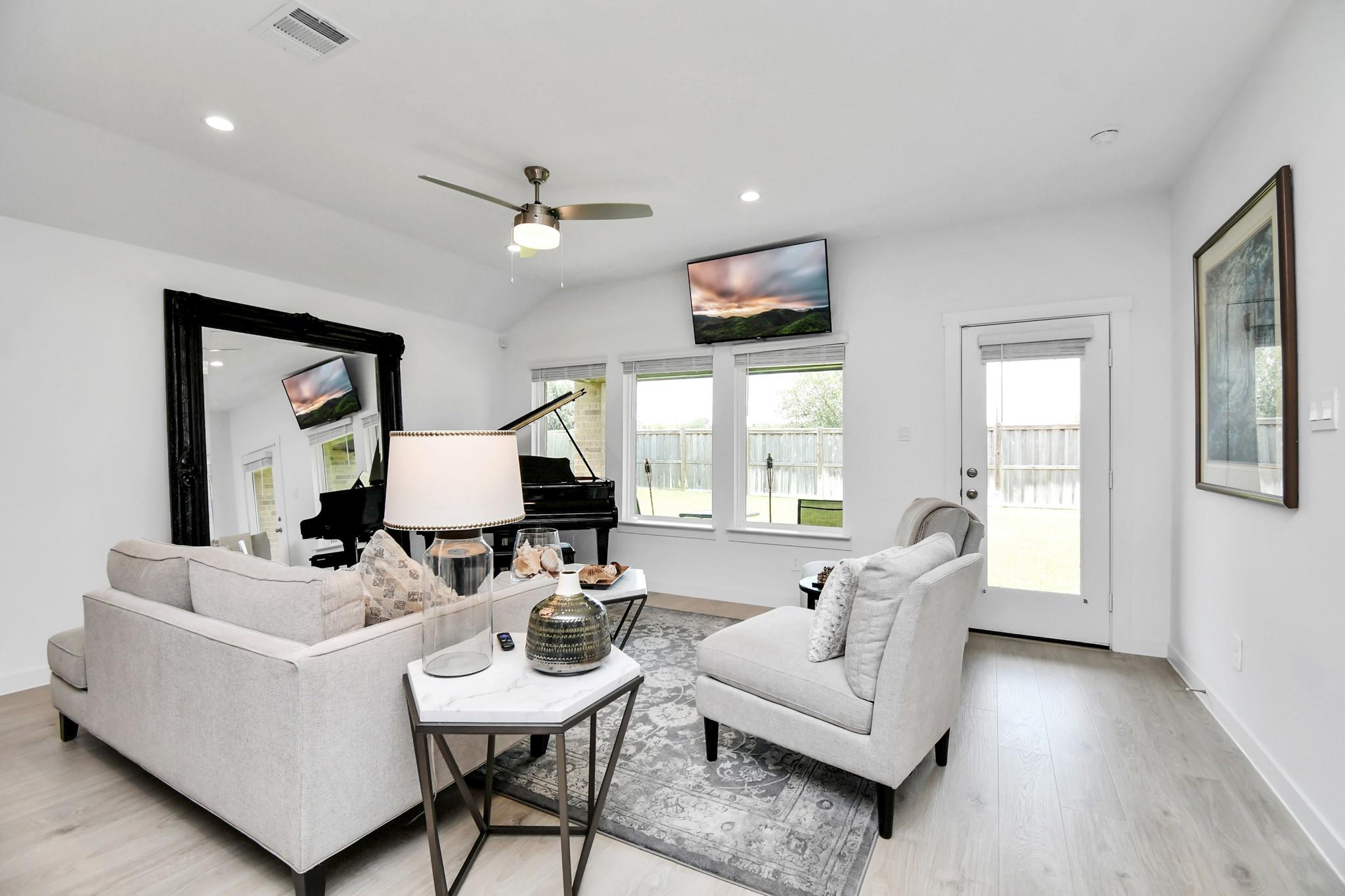 1630 Cedar Pointe Court