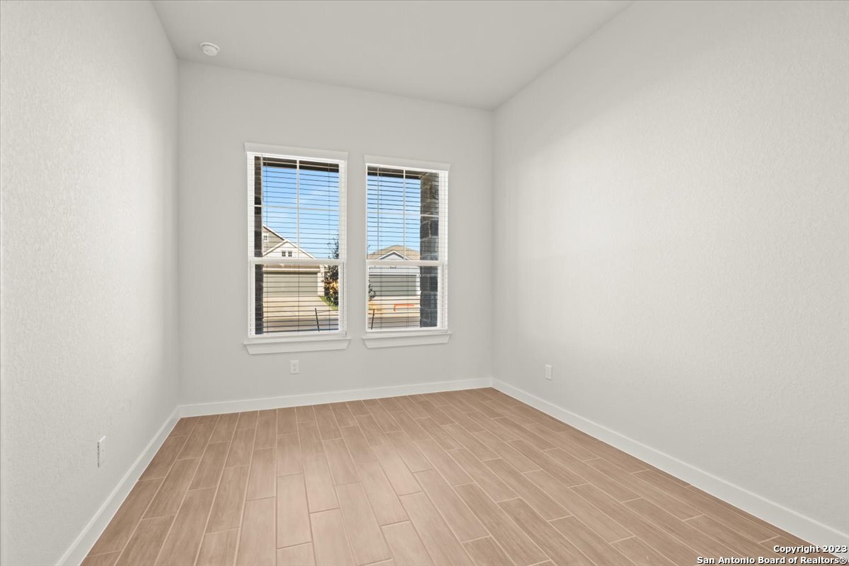 1045 Willowbrook Ave