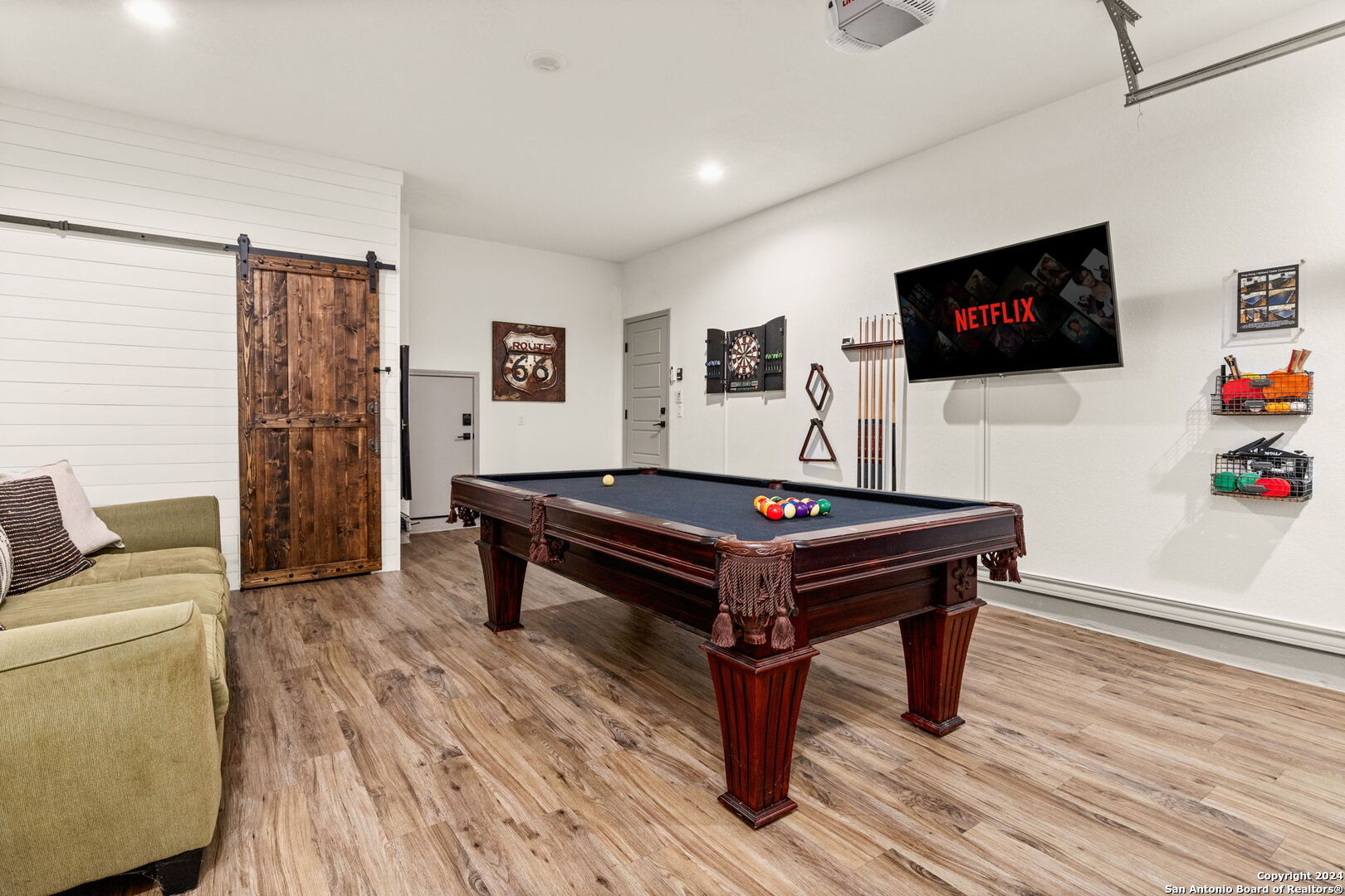 520 DEERWOOD DR