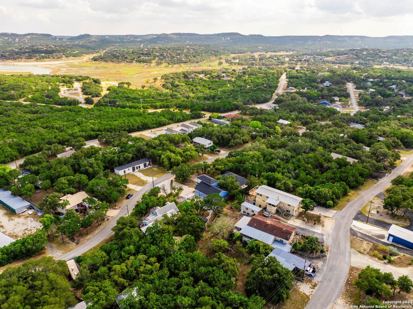 1392 Hillcrest Forest