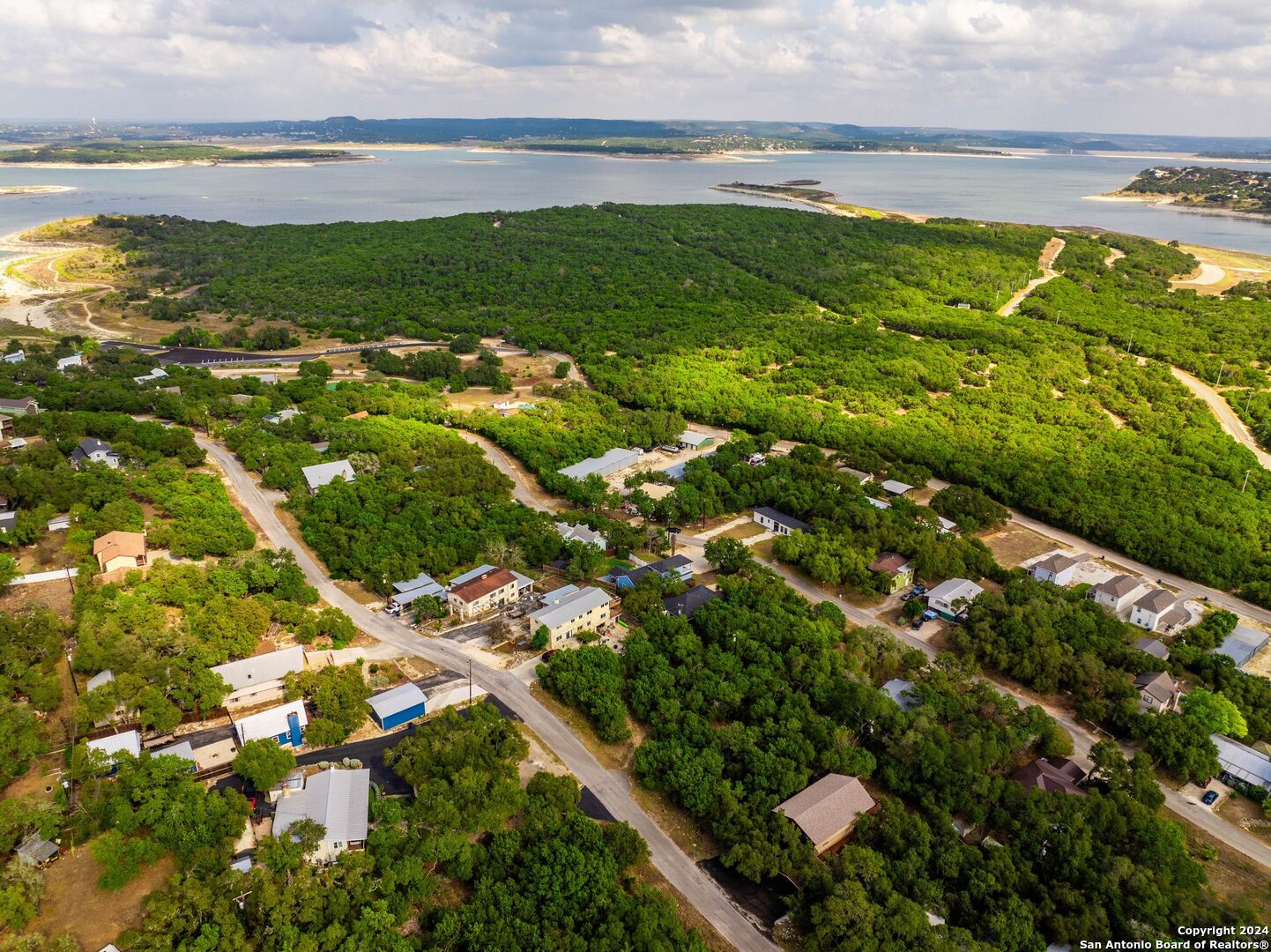 1392 Hillcrest Forest