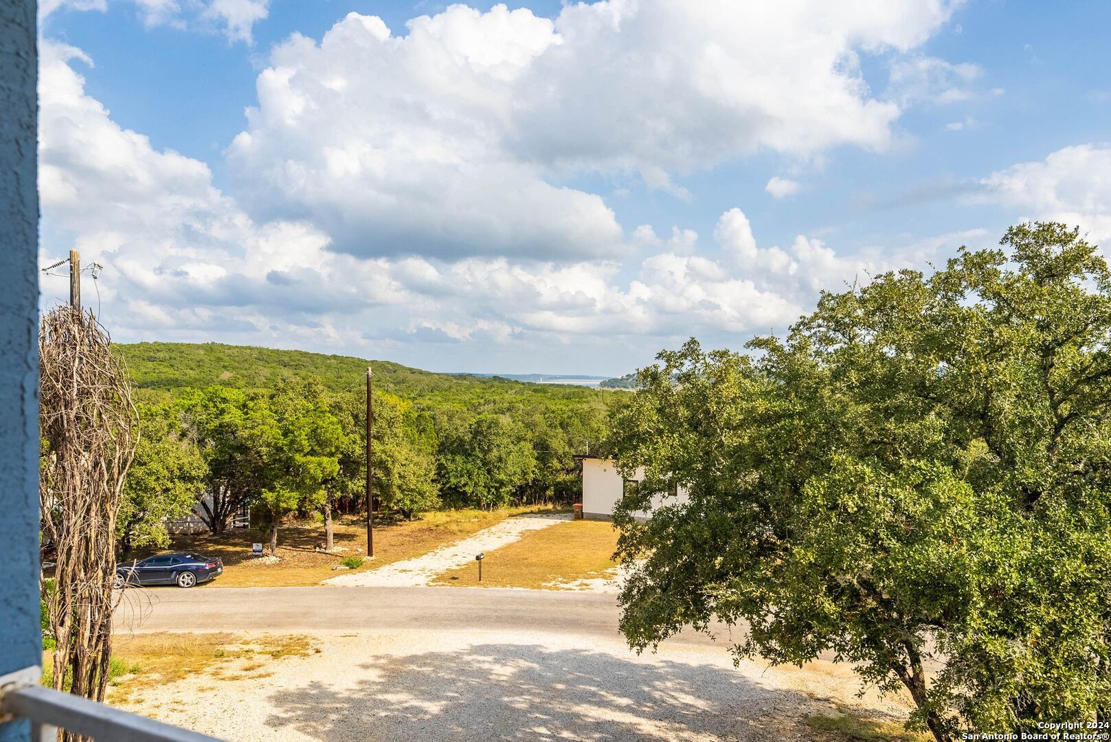 1392 Hillcrest Forest