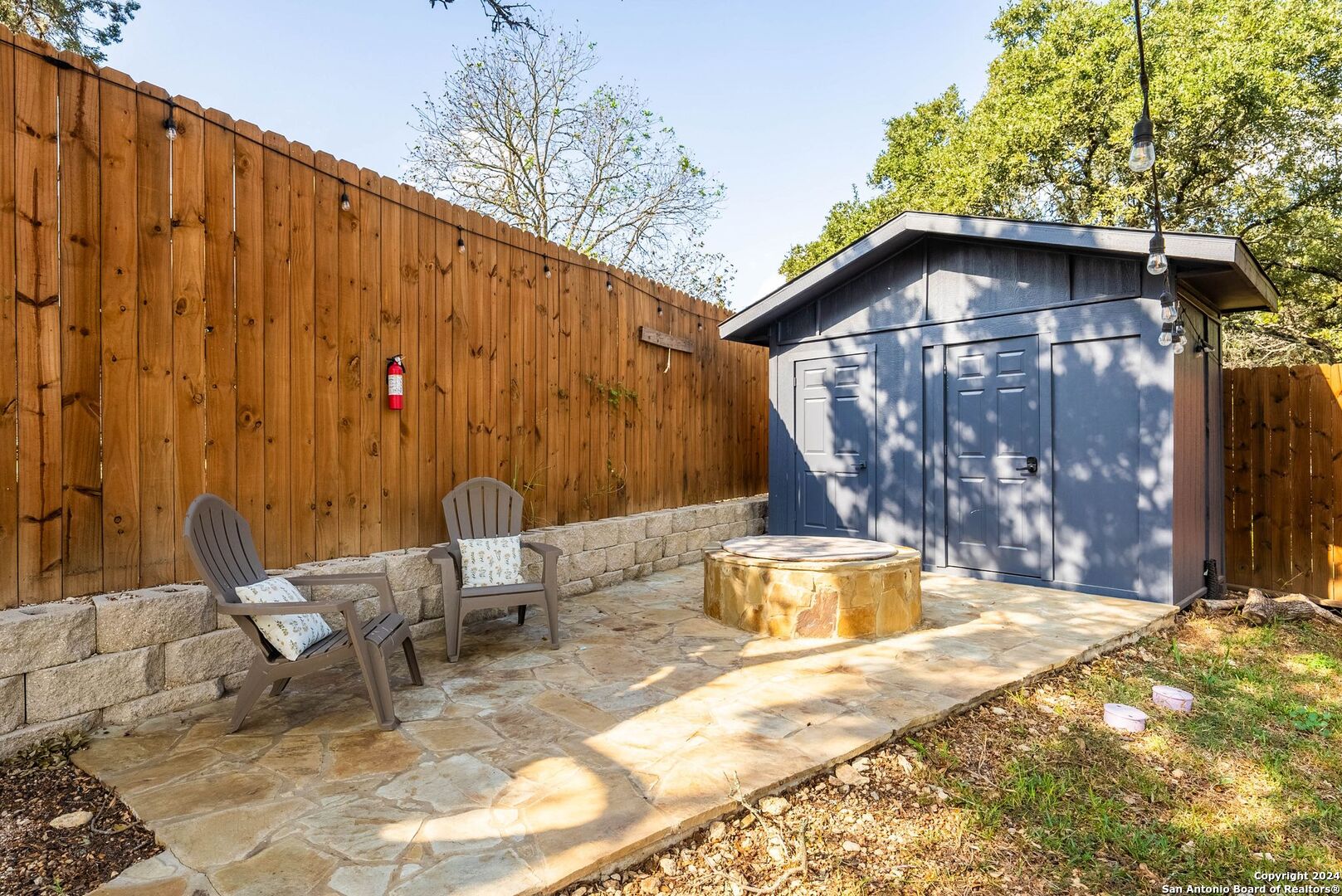 1392 Hillcrest Forest