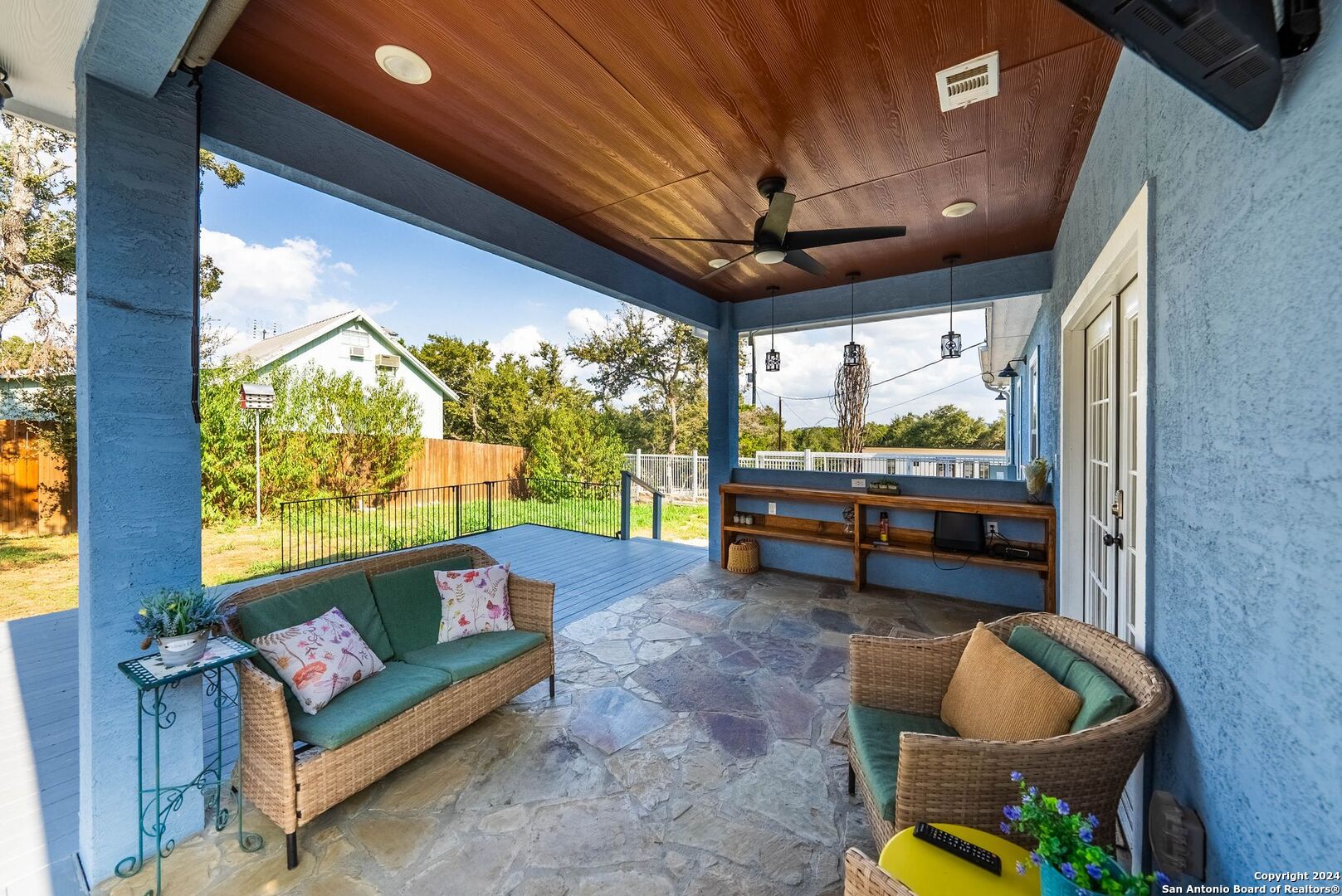 1392 Hillcrest Forest