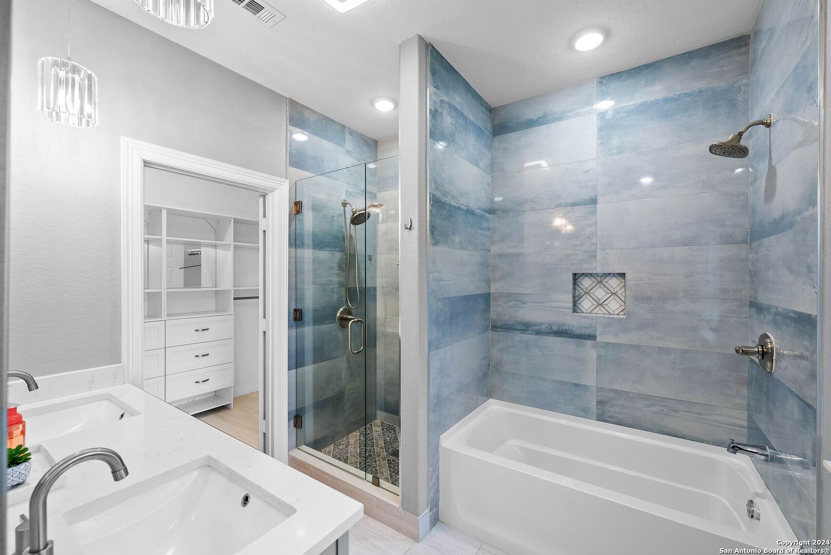 1392 Hillcrest Forest