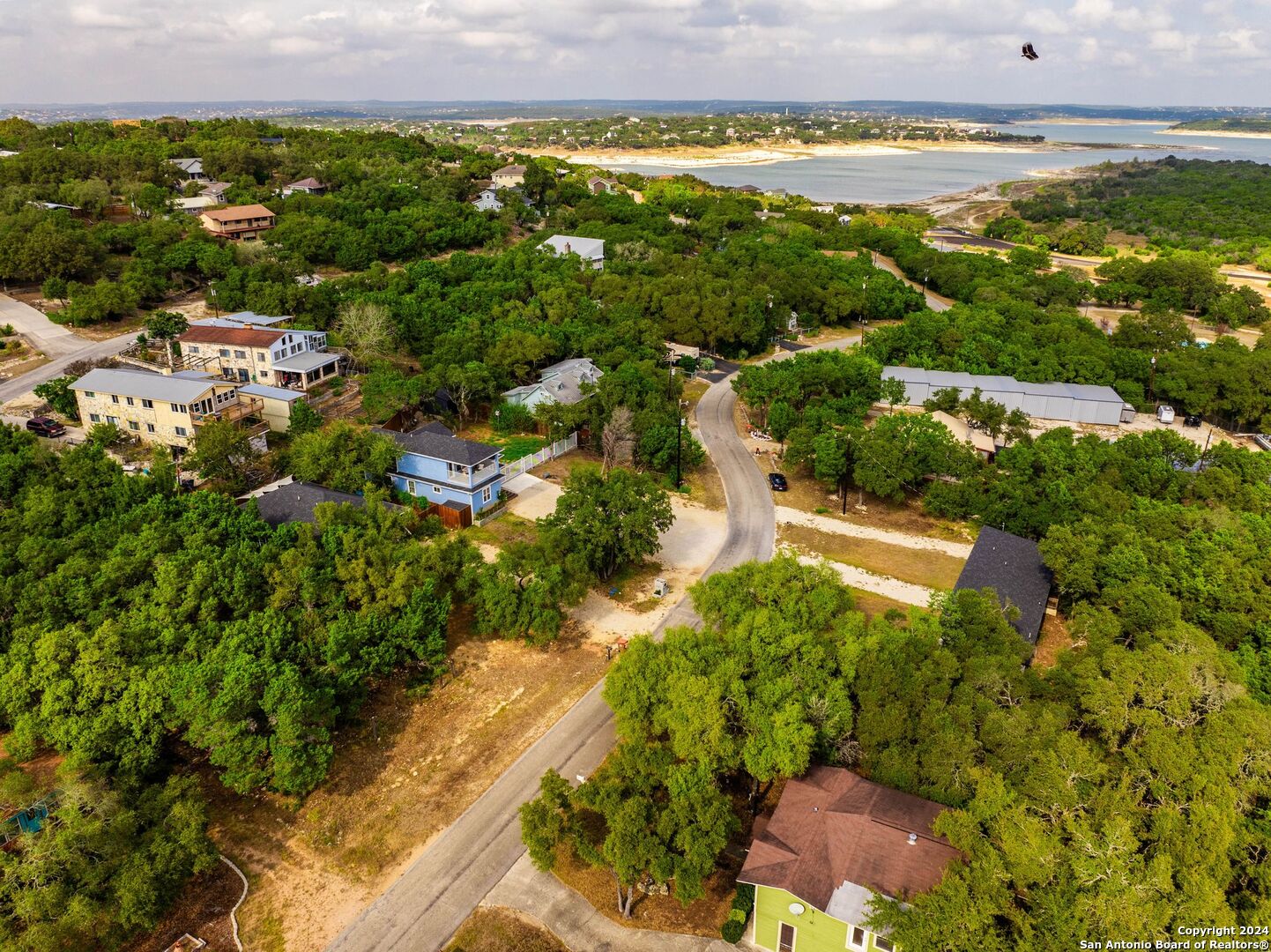 1392 Hillcrest Forest