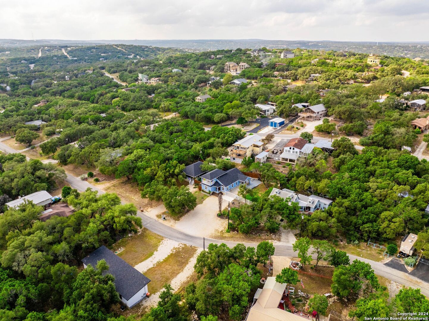 1392 Hillcrest Forest