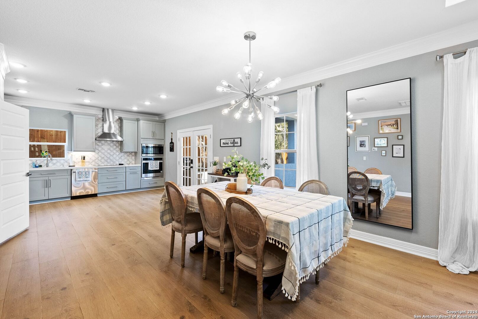 1392 Hillcrest Forest