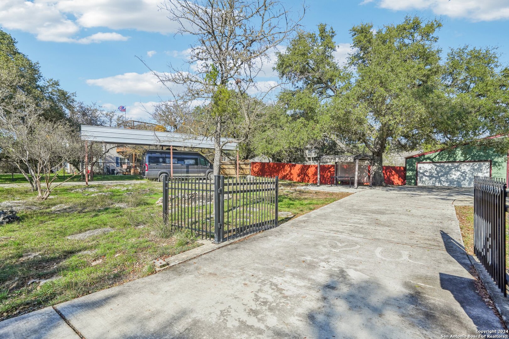2035 Canyon Lake Dr