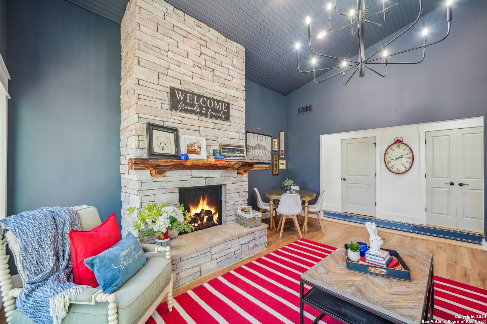 2035 Canyon Lake Dr