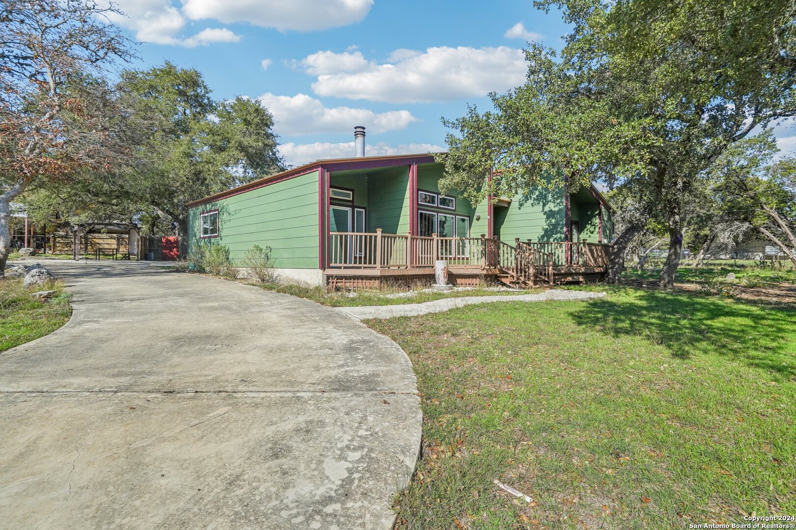2035 Canyon Lake Dr