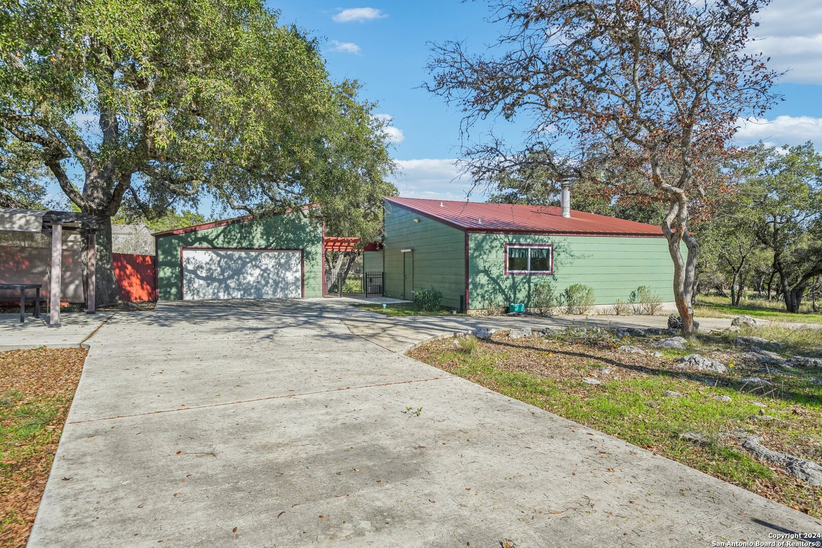 2035 Canyon Lake Dr