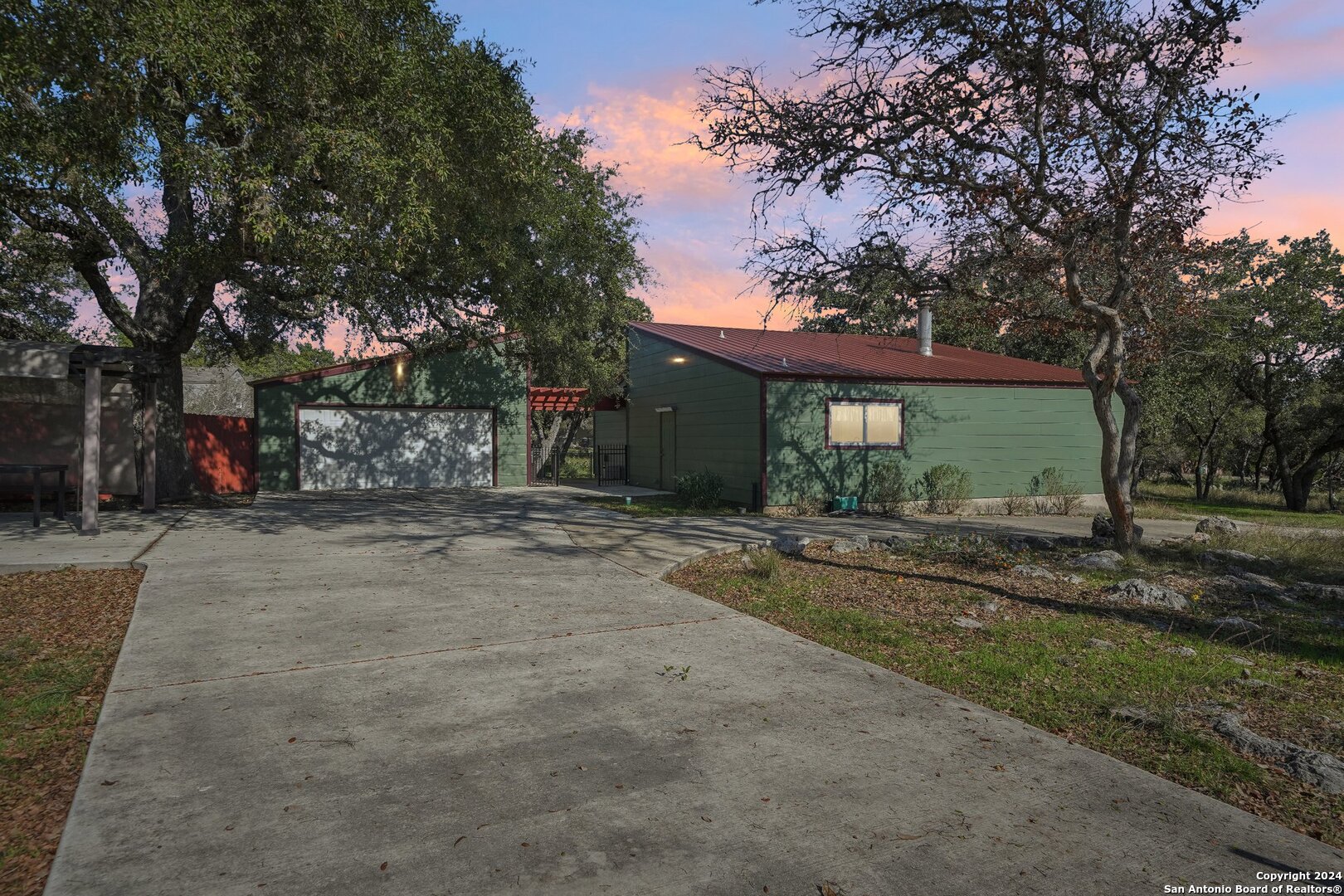 2035 Canyon Lake Dr