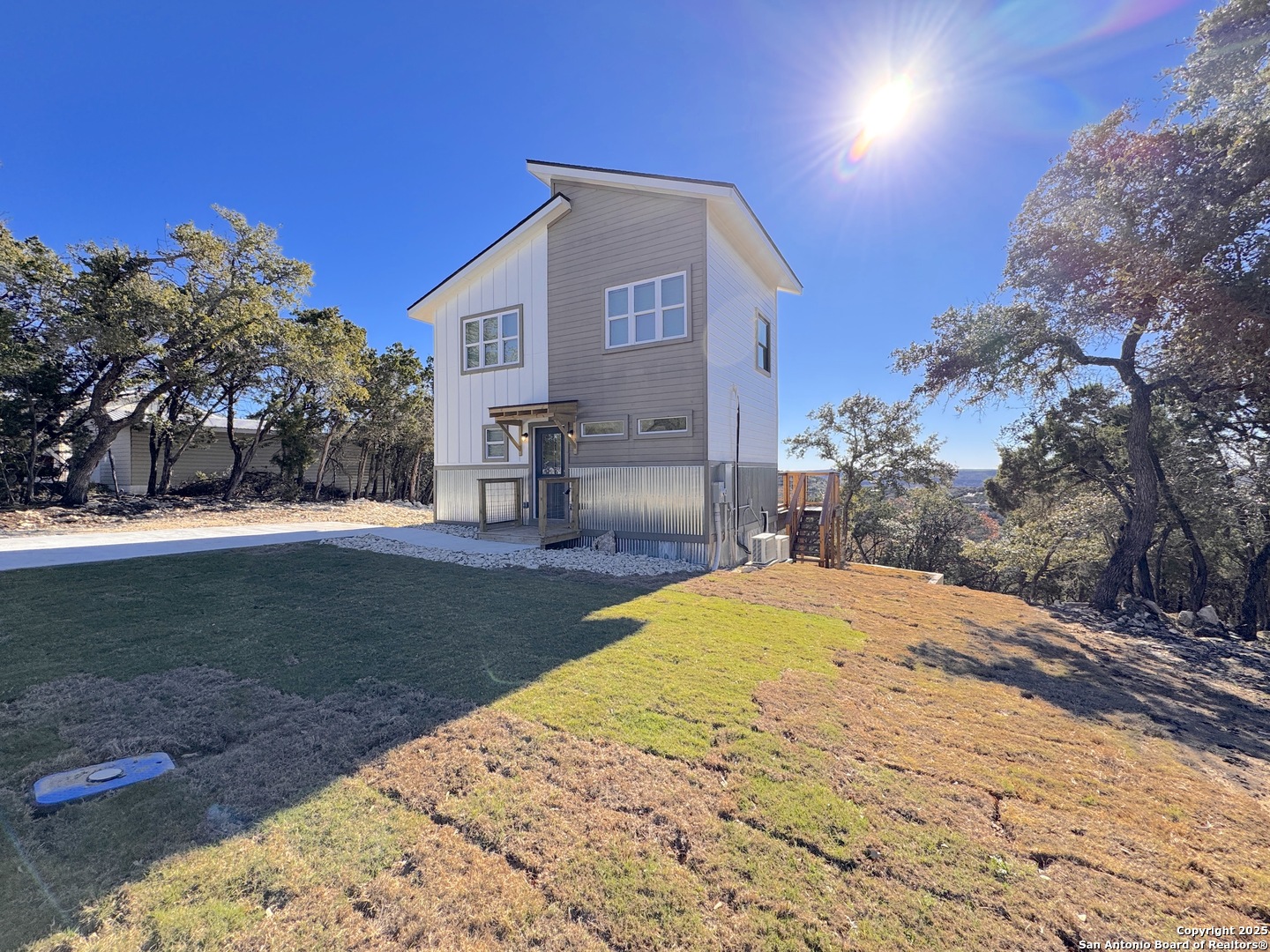 606 STENEN DR