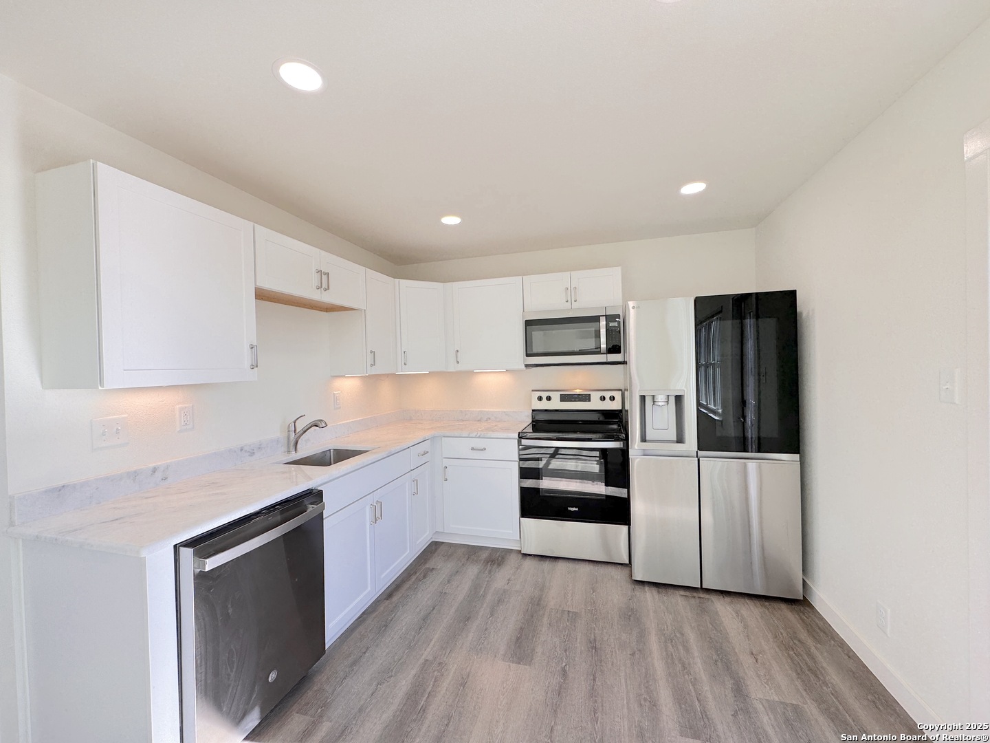 606 STENEN DR