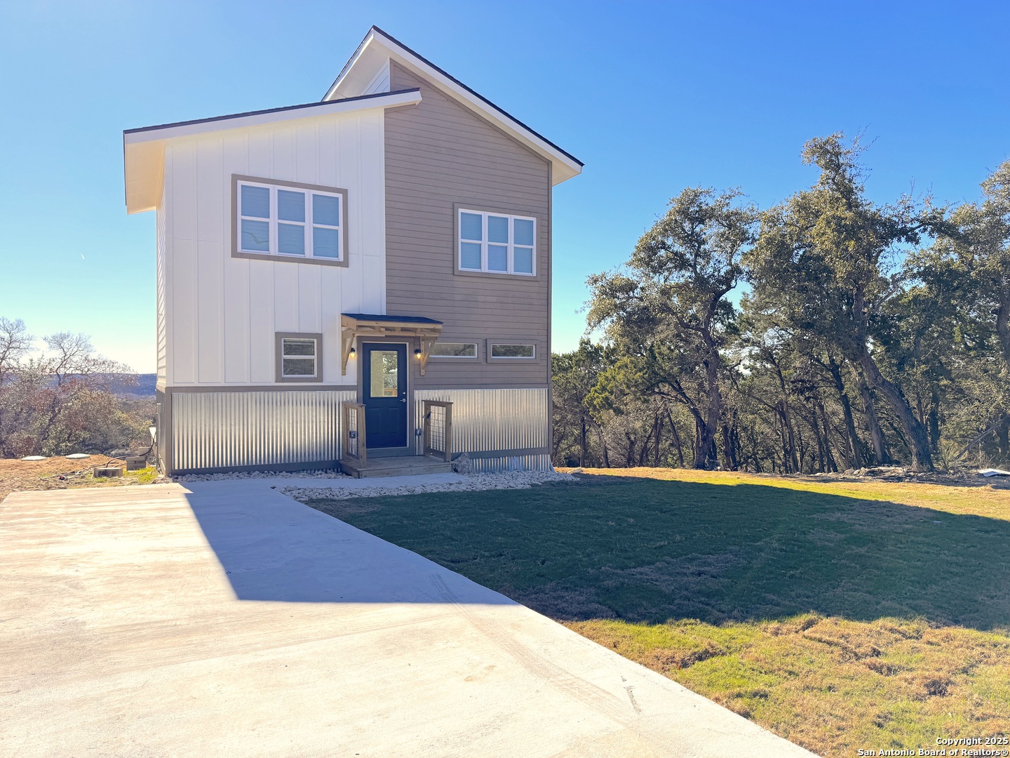 606 STENEN DR