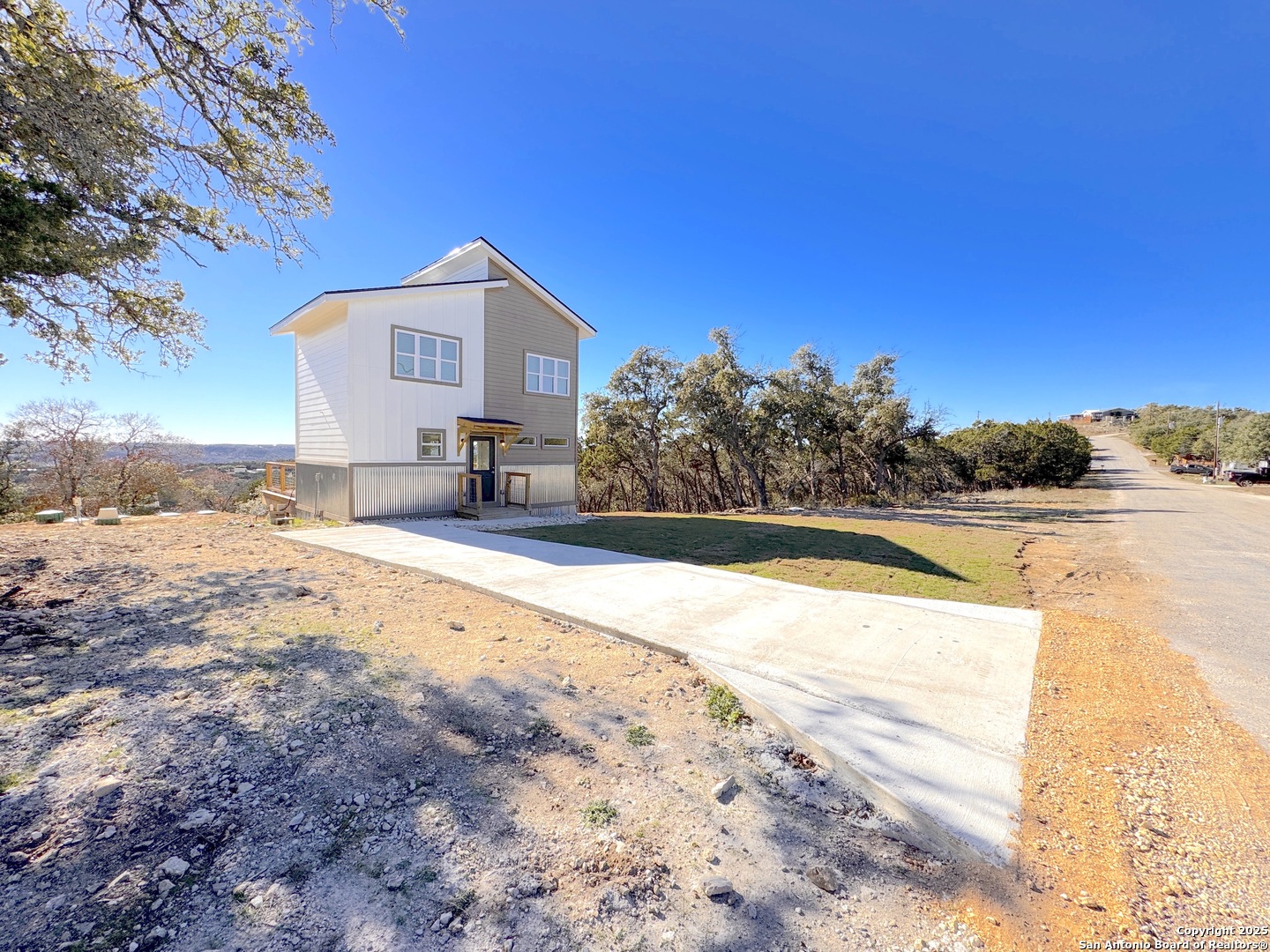 606 STENEN DR