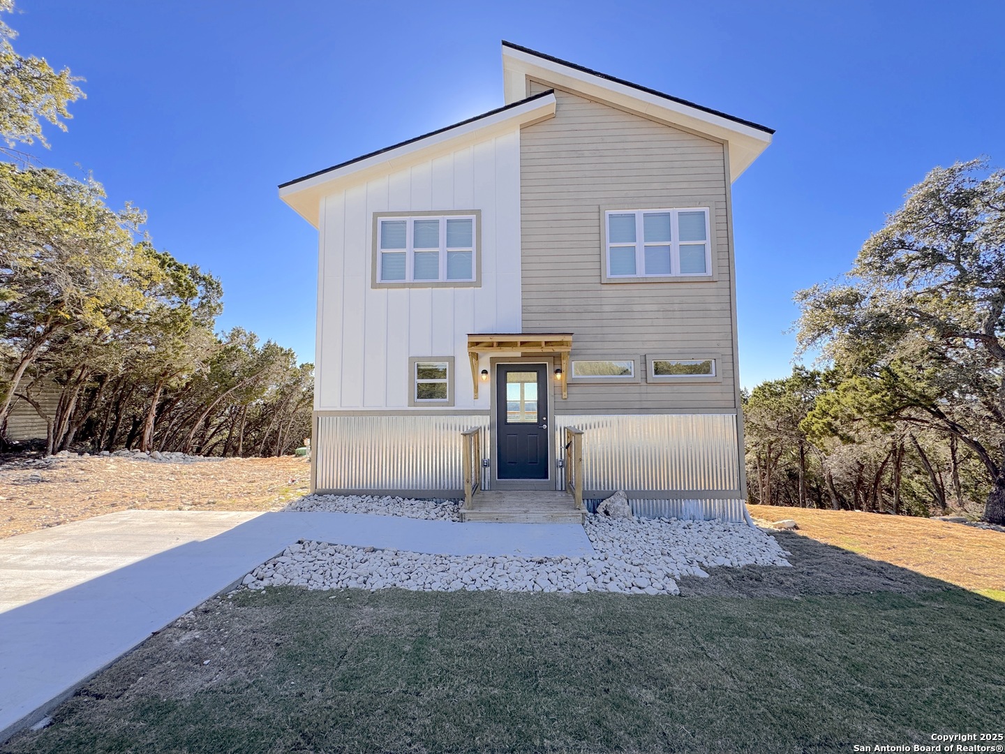 606 STENEN DR