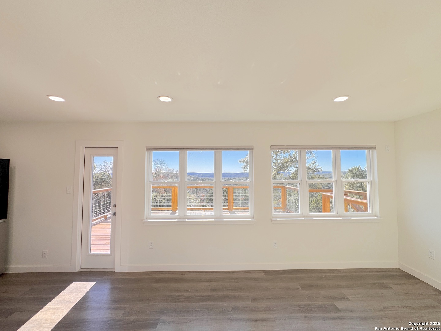 606 STENEN DR