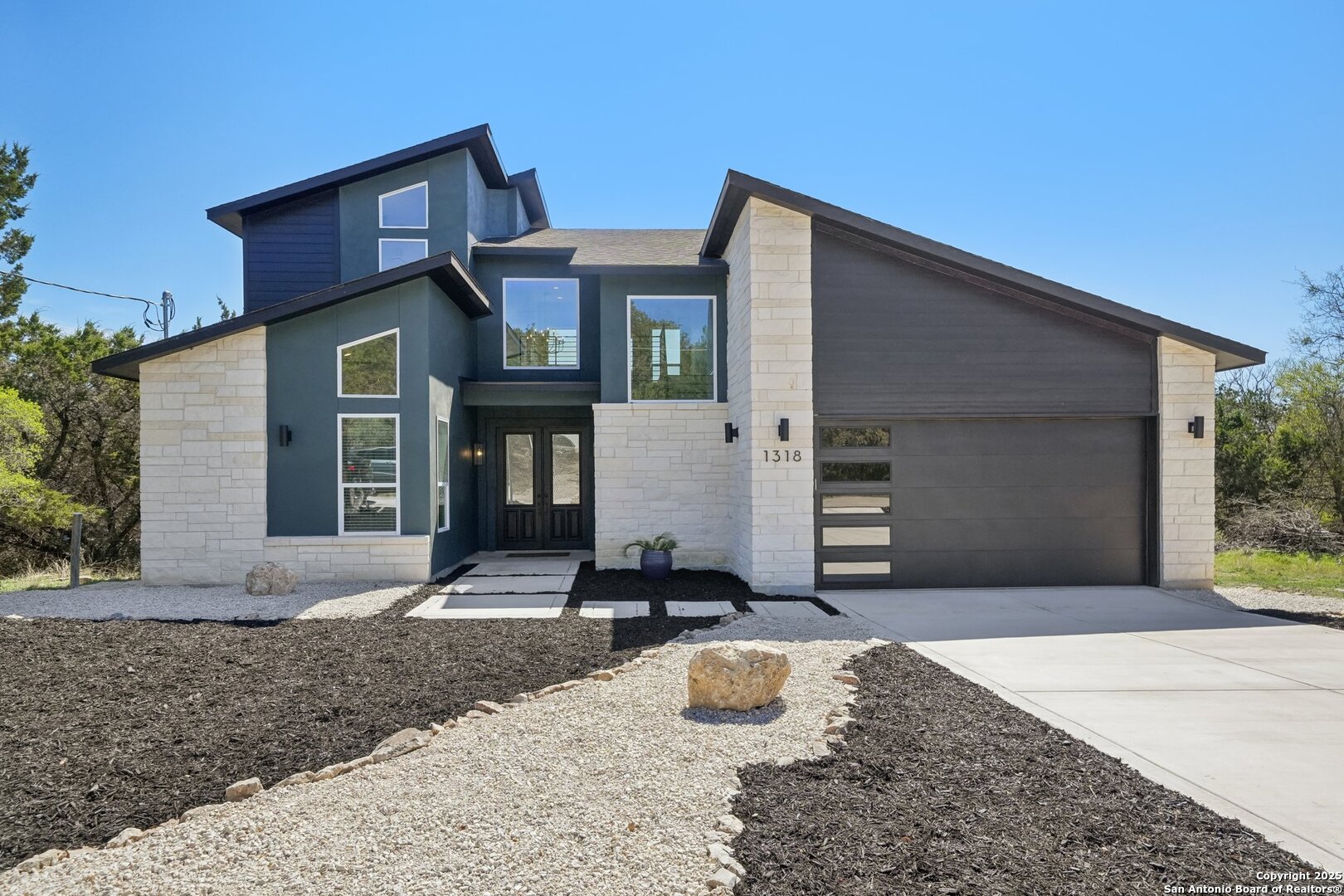 1318 Mountain Top