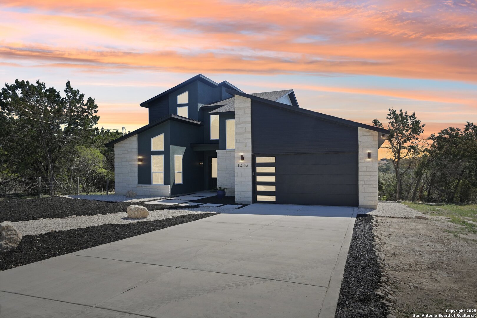 1318 Mountain Top