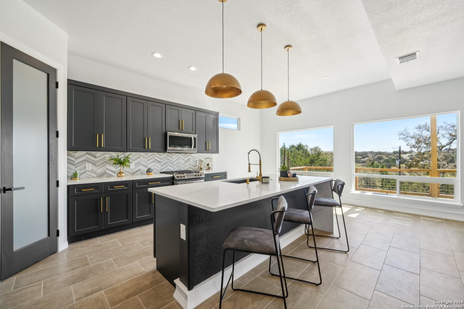 1318 Mountain Top