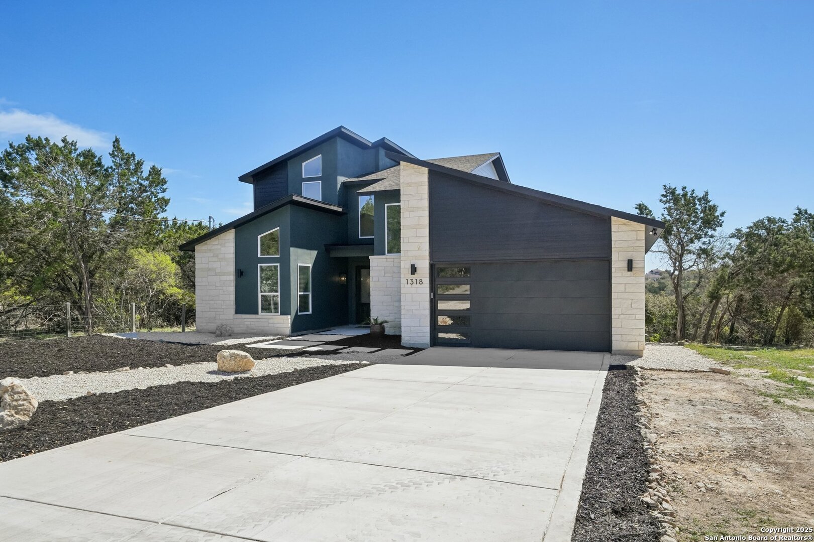 1318 Mountain Top