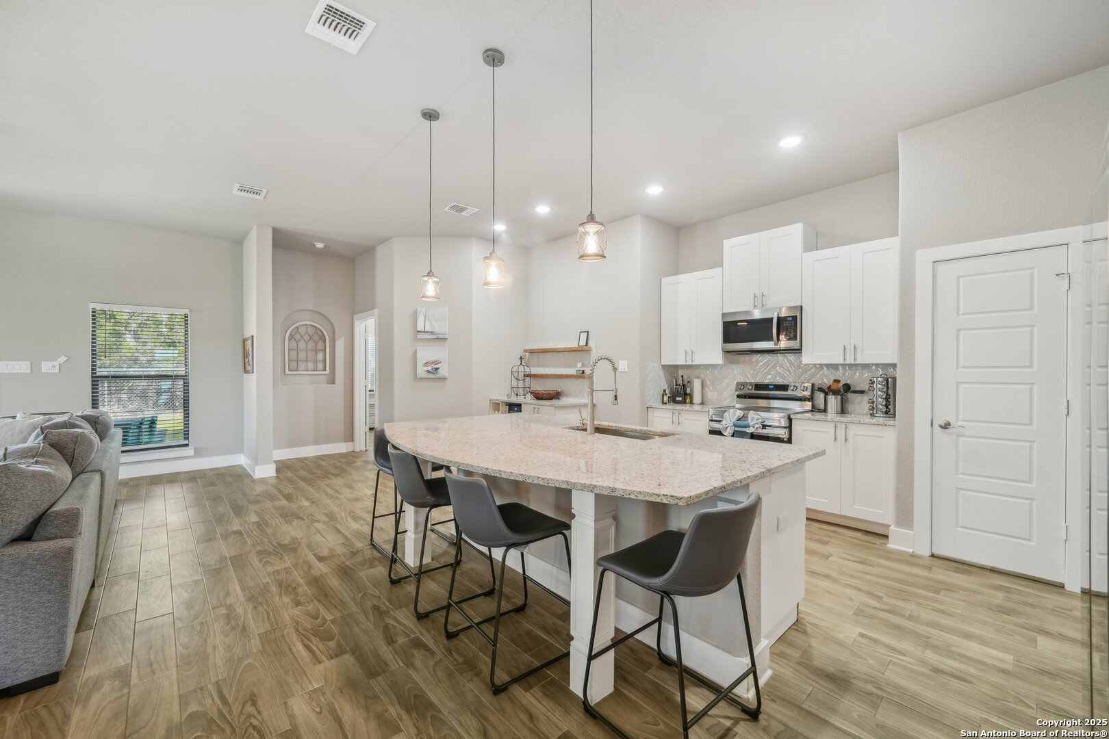 394 Cliffview