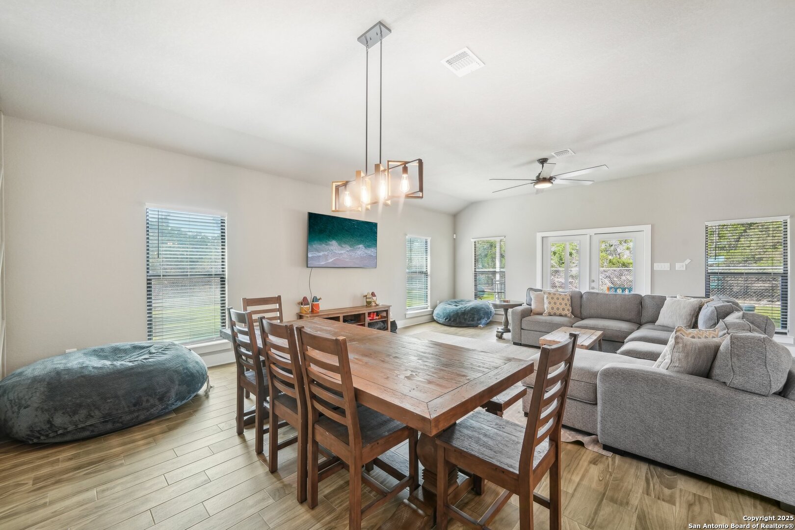 394 Cliffview