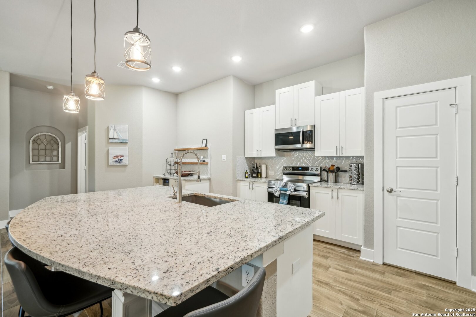 394 Cliffview