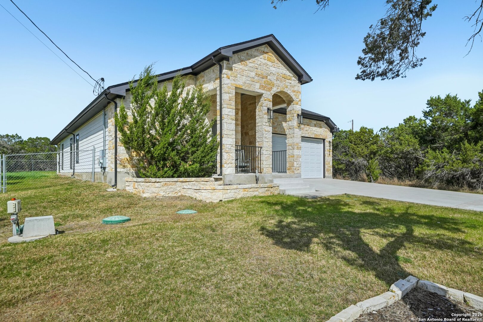 394 Cliffview