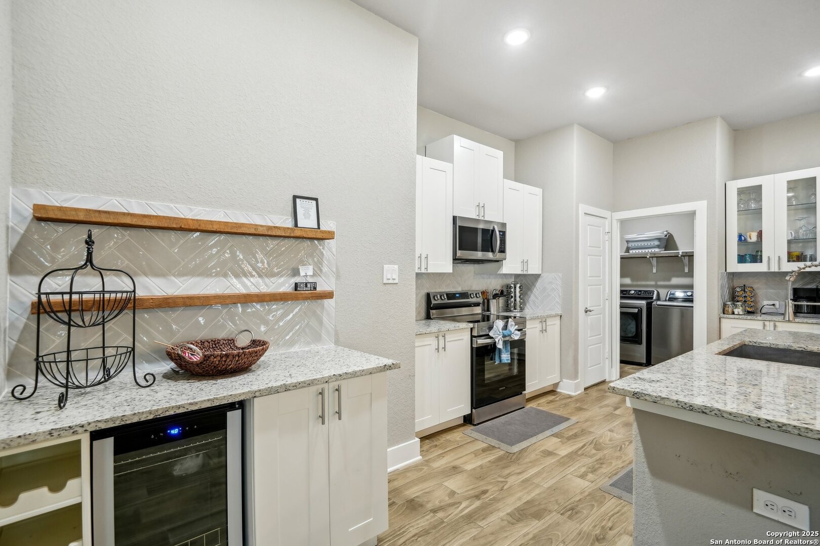 394 Cliffview