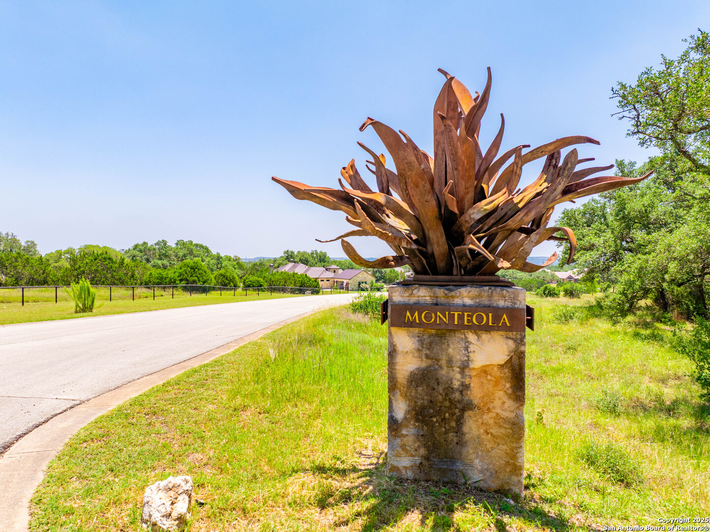 1107 Montecito Ln