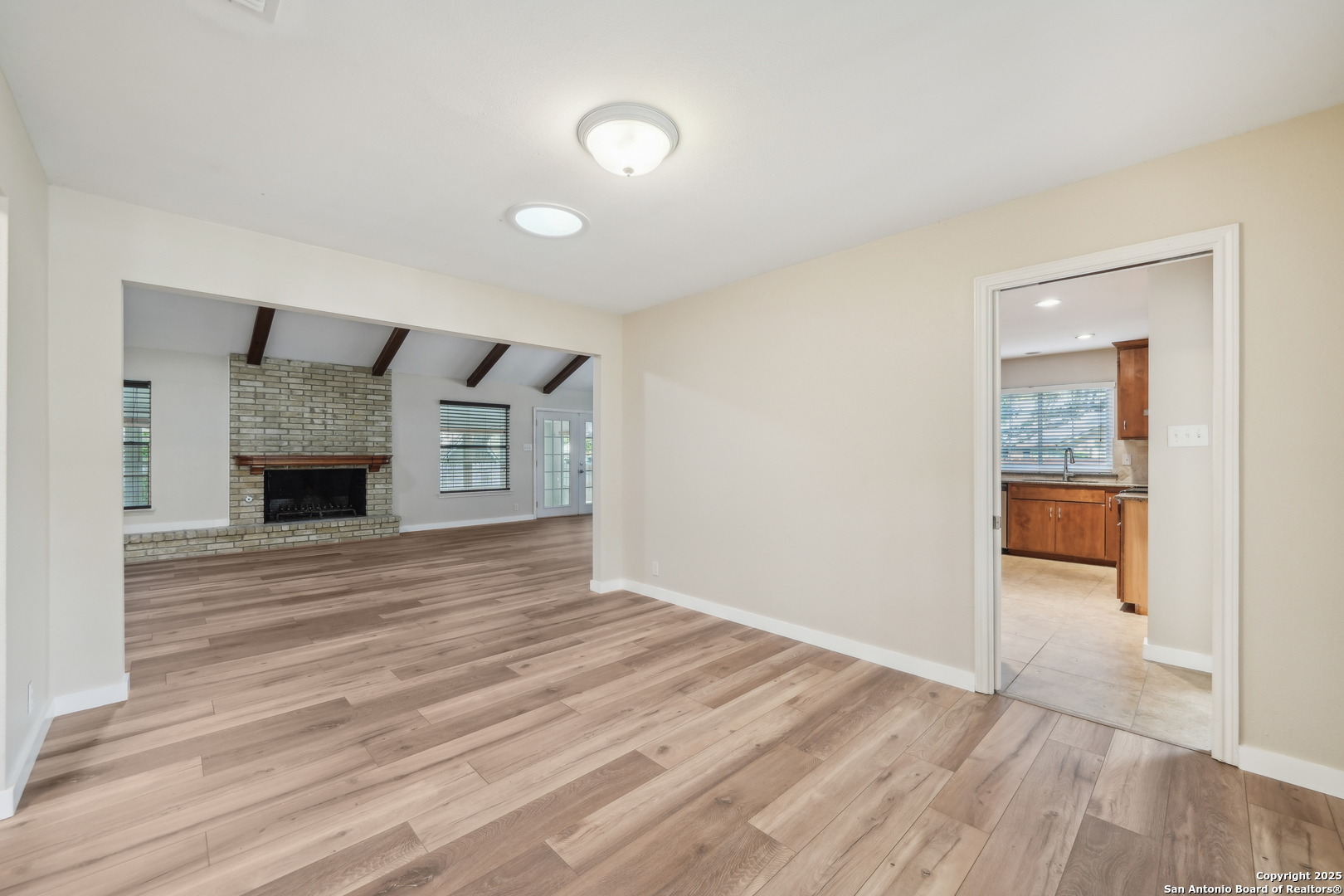 2702 Stone Edge