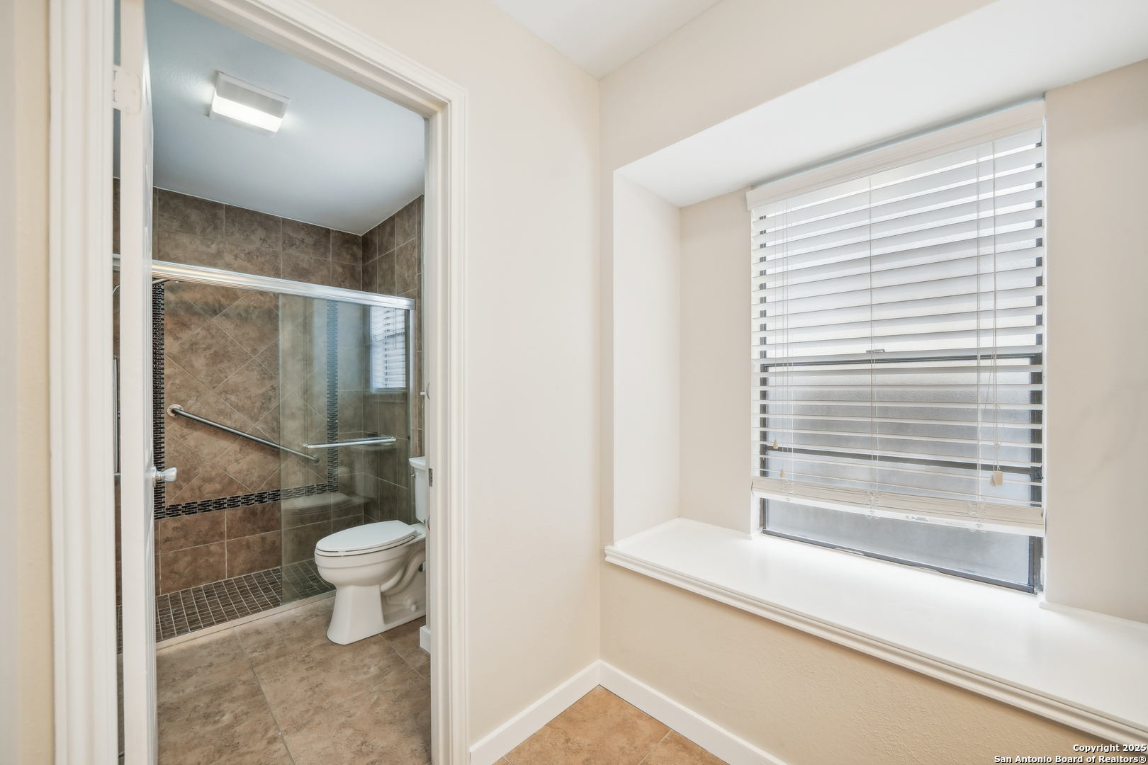 2702 Stone Edge
