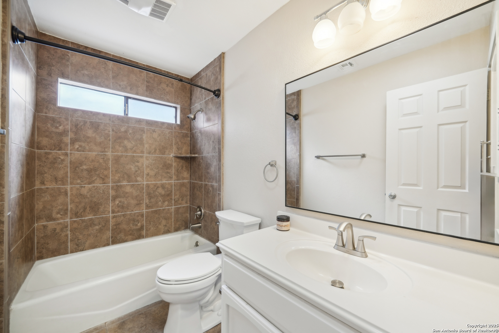 2702 Stone Edge