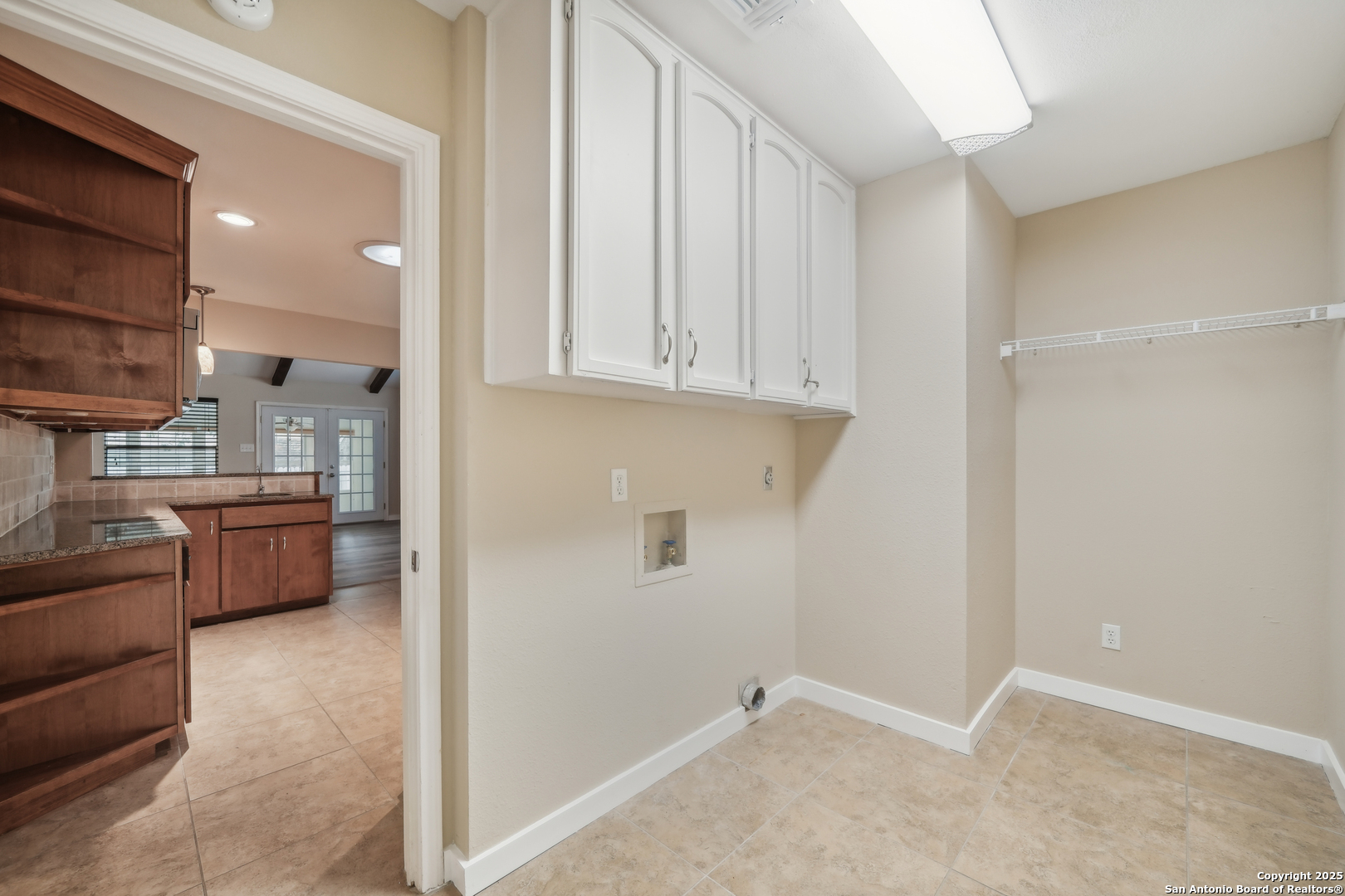 2702 Stone Edge