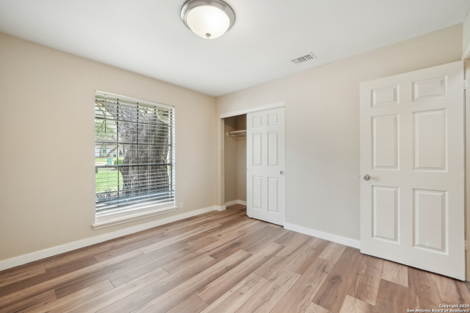 2702 Stone Edge
