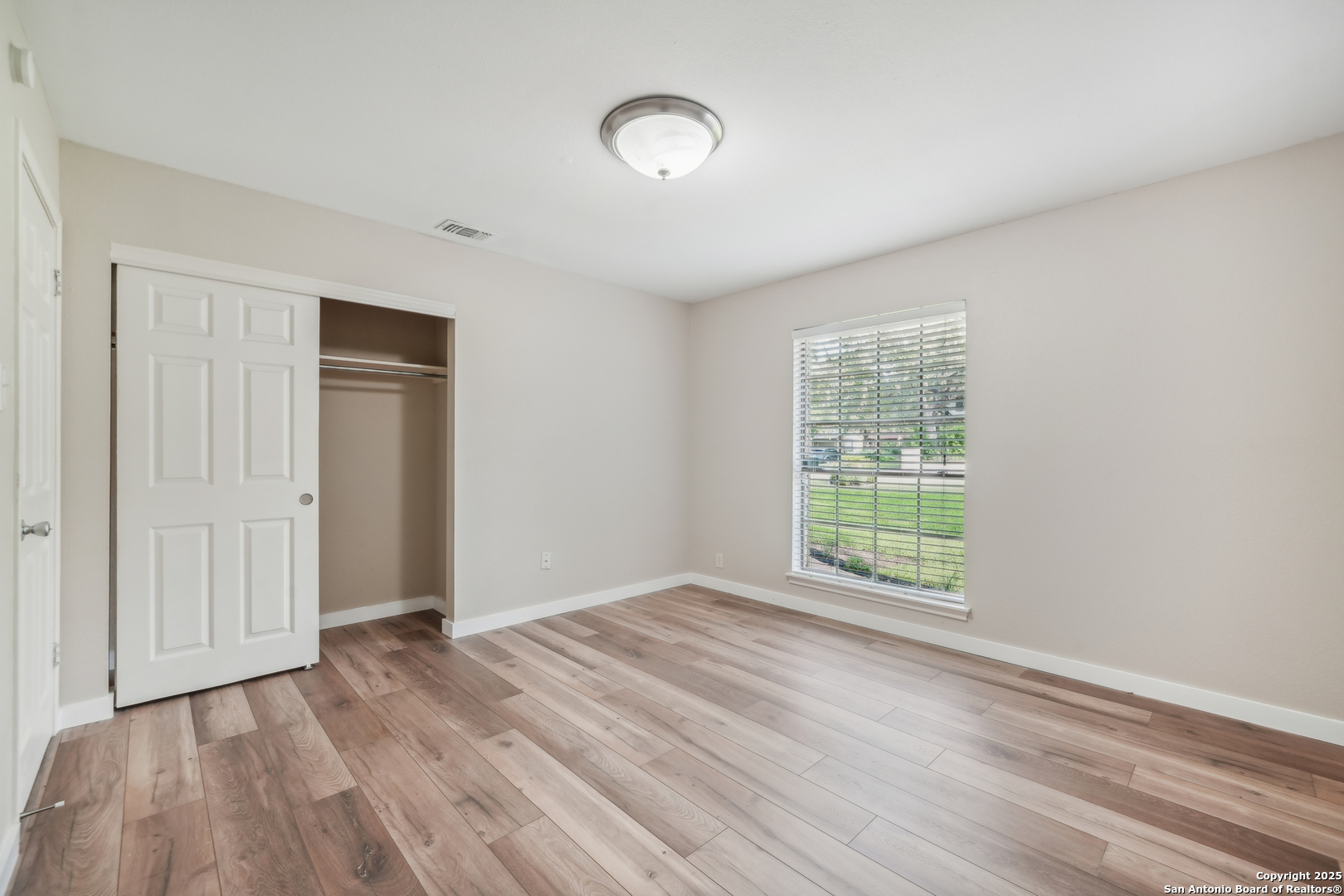2702 Stone Edge